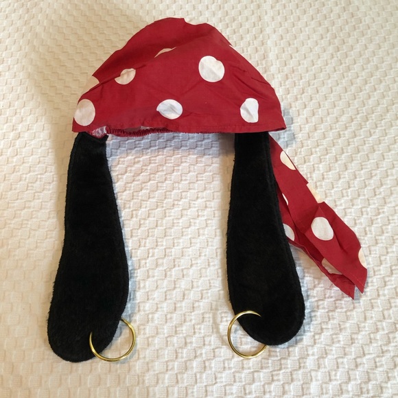 goofy pirate hat